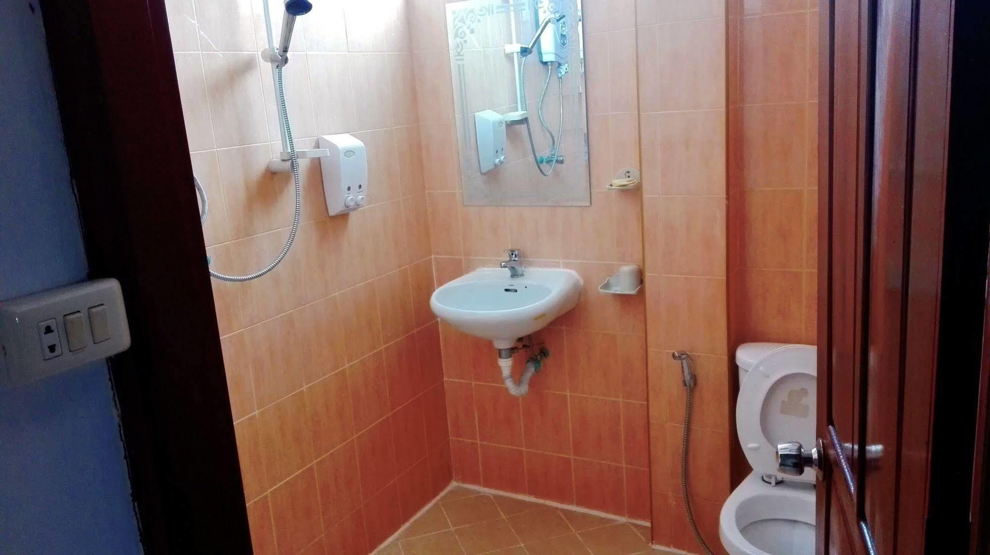 Nalinthone Guesthouse Ban Nongdouang Dış mekan fotoğraf